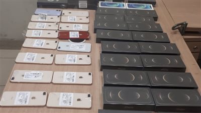 ضبط محاولة تهريب 42 هاتفا محمولا بمطار القاهرة