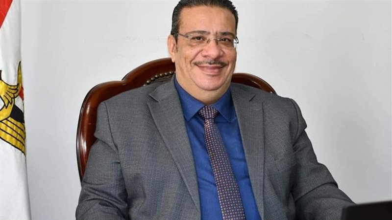 الدكتور أحمد زكي