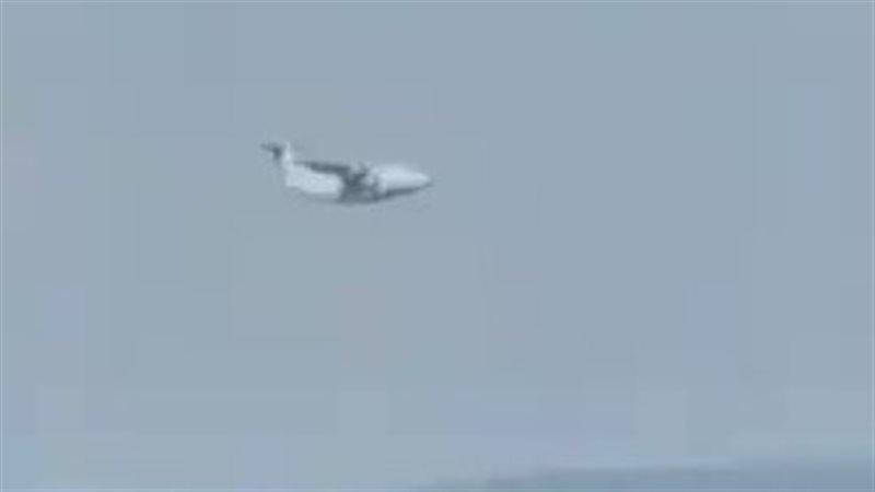 لحظة تحطم طائرة عسكرية