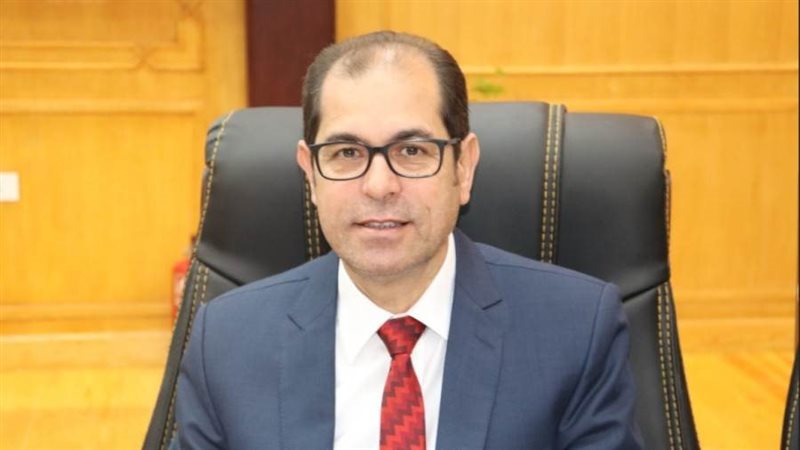 الدكتور يوسف عامر