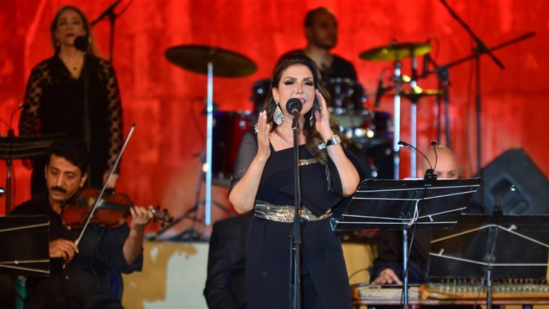 نادية مصطفى 