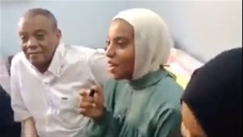الطالبة عائشة حسن