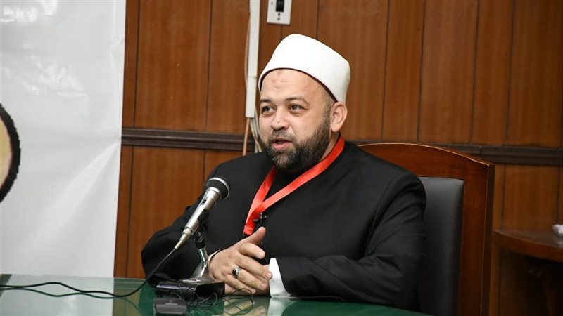الدكتور يسري عزام