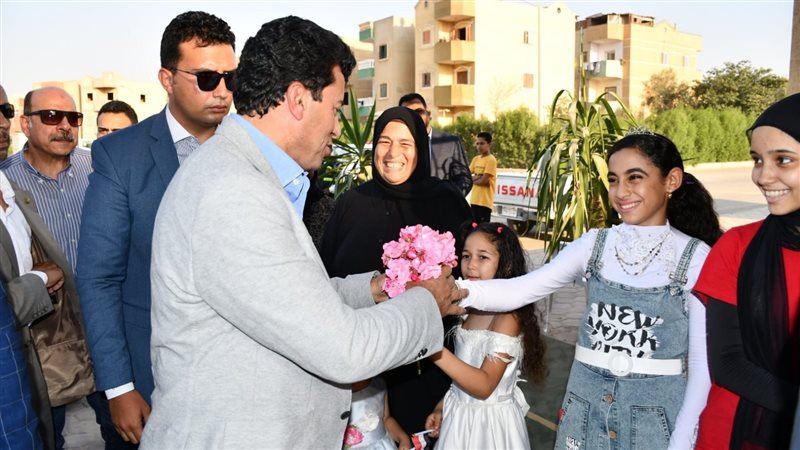 وزير الرياضة يتفقد