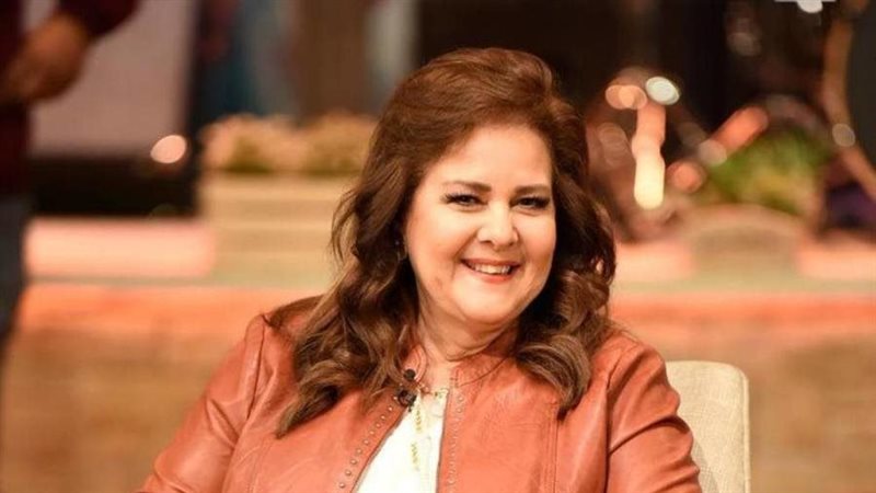 دلال عبد العزيز