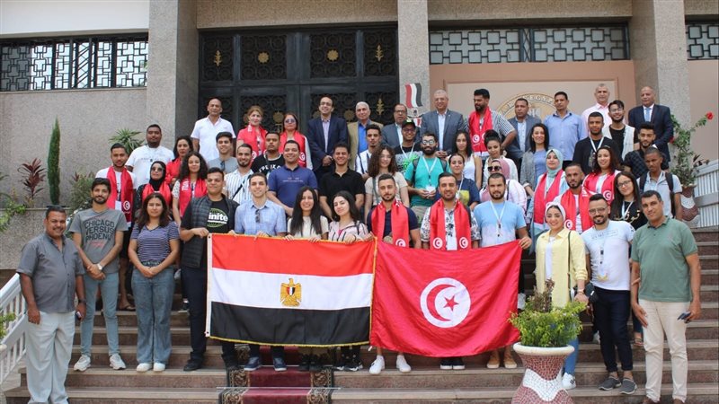 وفد شباب تونس يزور
