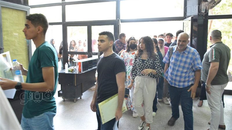 طلاب الجامعات 