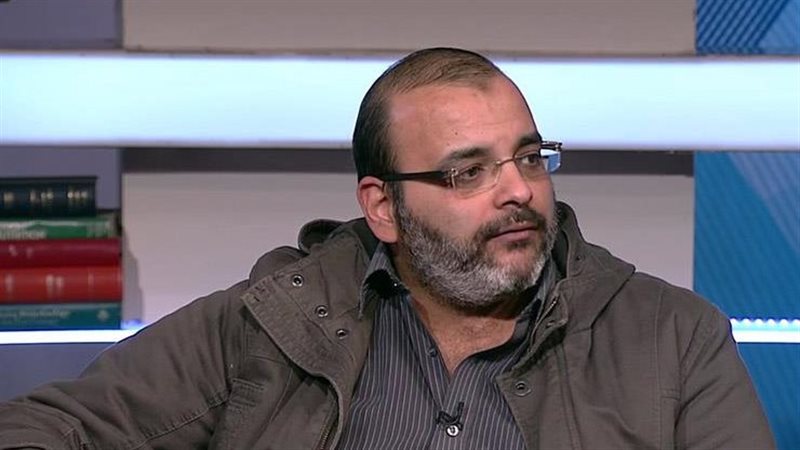 أيمن بهجت قمر 