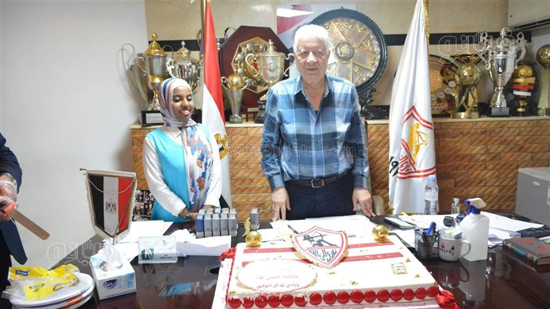 مرتضي منصور والطالبة