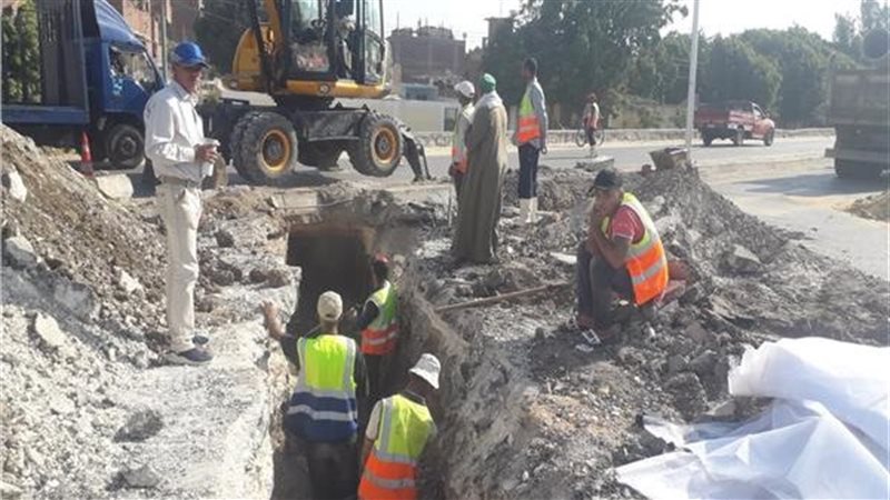 إصلاح خط الغاز بمنشأة