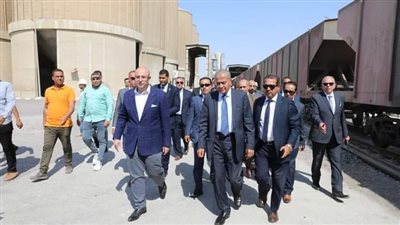 وزير التموين ومحافظ بني سويف يتفقدان صوامع كوم أبو راضي بالواسطى 