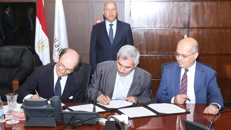 عقد تصنيع القطارات