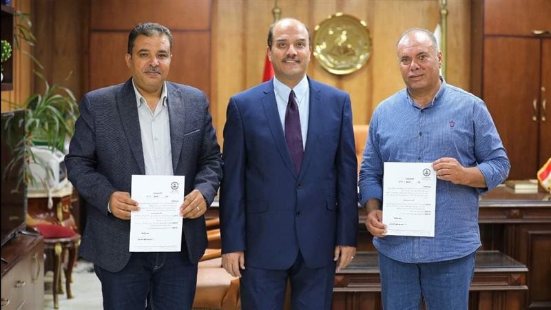  رئيس جامعة العريش