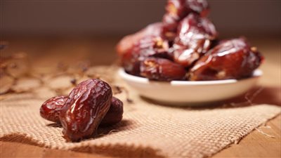 أكلات ترفع الضغط المنخفض أبرزها الرمان والزبيب