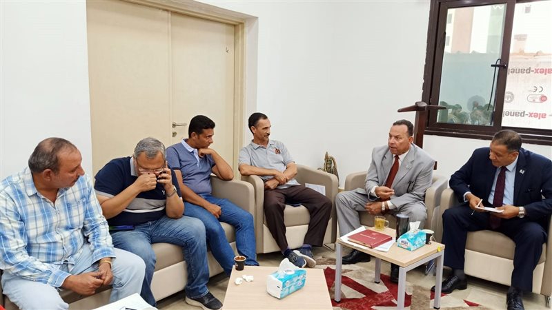 جانب من اجتماع لجامعة