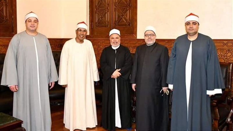 وصول كبار قراء مصر