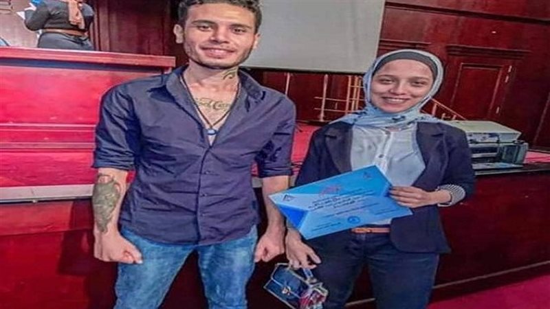 المجنى عليها برفقة