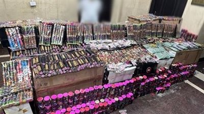القبض على بائع بحوزته 1.6 مليون قطعة ألعاب نارية في الجمالية