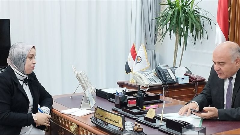 خلال الحوار 