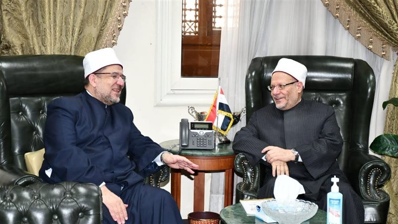وزير الأوقاف ومفتي