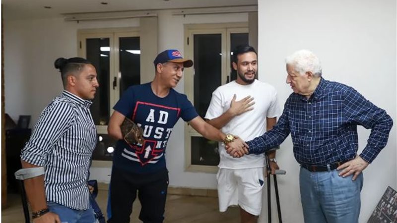 مرتضى منصور يستقبل