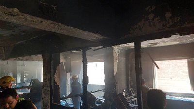 الحماية المدنية تواصل جهودها لإخماد حريق كنيسة أبو سيفين بإمبابة 