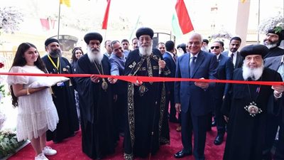 بعد افتتاح البابا تواضروس أحدث فروعها.. تعرف على سلسلة مدارس عيون مصر