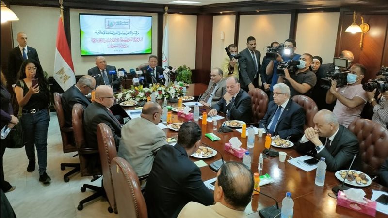 وزير الخارجية أثناء