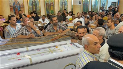 لحظة صلاة الجنازة على ضحايا كنيسة أبو سيفين|فيديو