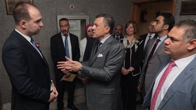وزير السياحة والآثار يتفقد مقر الوزارة بالعباسية ويلتقي العاملين بالقطاعات