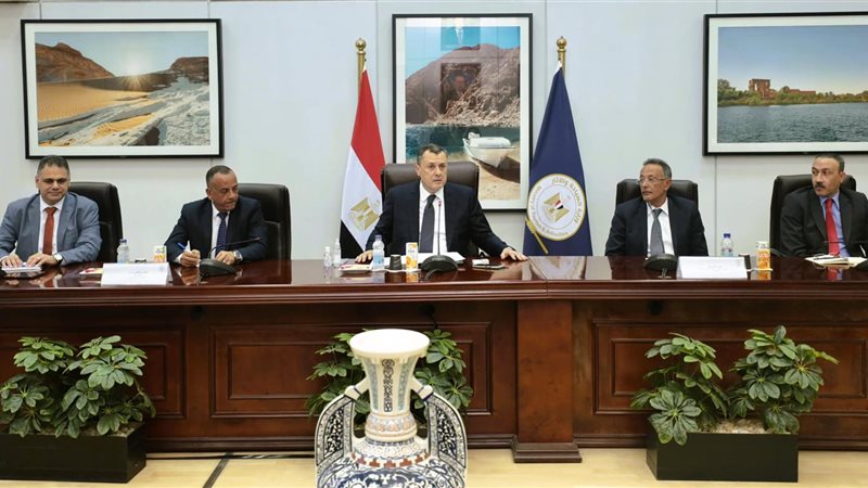 وزير السياحة والآثار