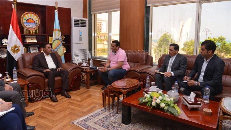 محافظ مطروح يستقبل