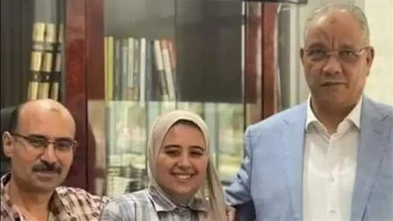 الطالبة أروي طالبة