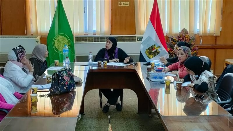 رئيس لجنة سيدات الأعمال