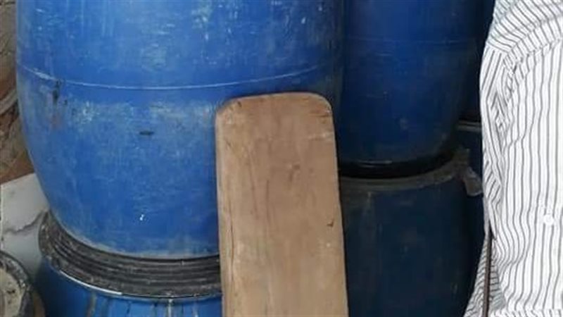 ضبط طن مخلل فاسد