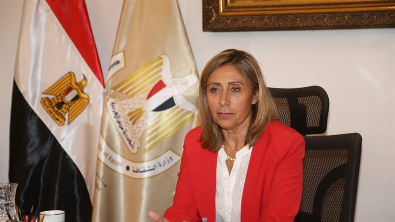 وزيرة الثقافة 