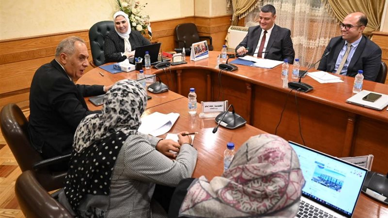 اجتماع نيفين القباج
