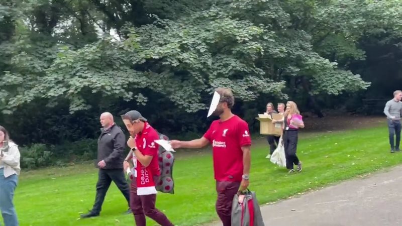 محمد صلاح يتنكر في