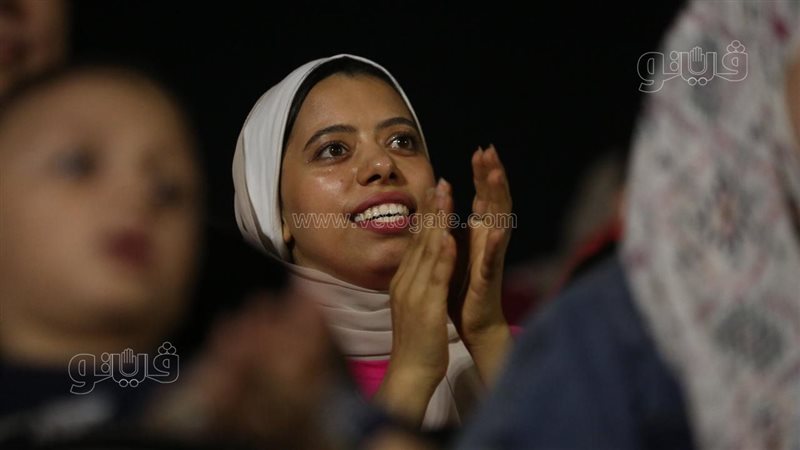 تفاعل هستيري من جمهور