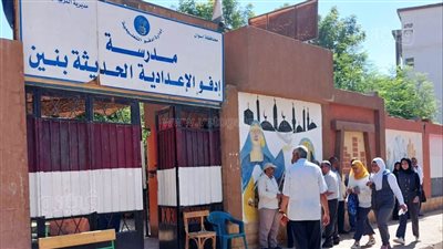 محافظ أسوان يتابع سير امتحانات الدور الثانى لطلاب الثانوية العامة l صور