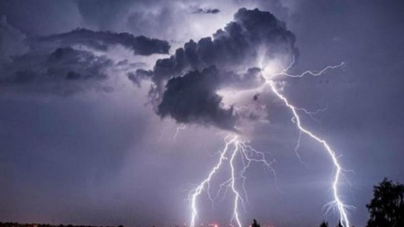 صواعق رعدية باليمن