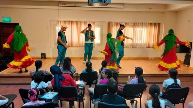 عرض فني لفرقة الطلائع