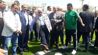 وزير التعليم العالي يفتتح الملعب الخماسي بجامعة بني سويف