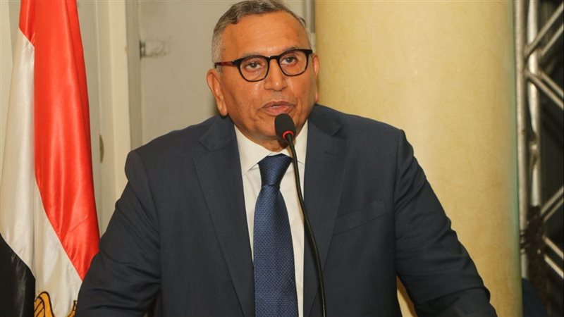 الدكتور عبدالسند