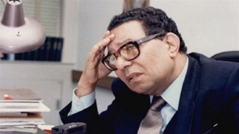 الكاتب الصحفي أحمد