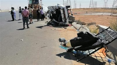 إصابة 11 شخصا في حادث تصادم سيارتين بمحور الضبعة