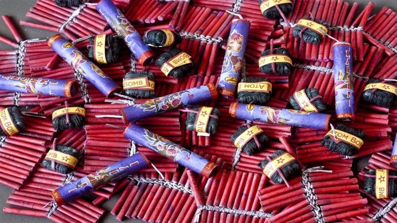 ألعاب نارية، فيتو