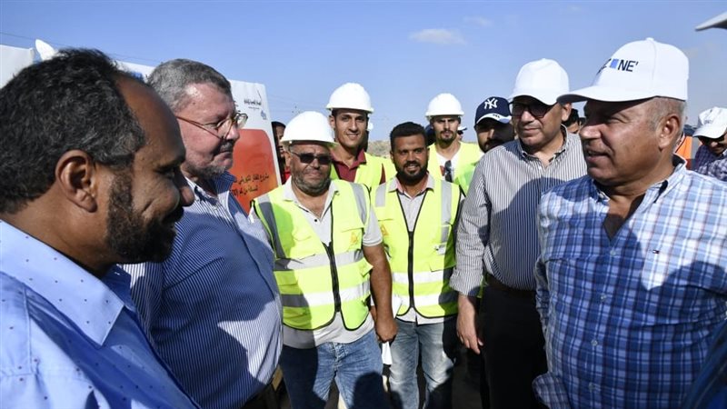 وزير النقل اثناء