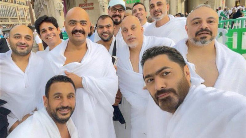 تامر حسني واصدقايه