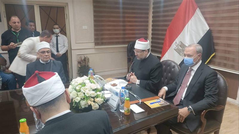 وزير الاوقاف خلال